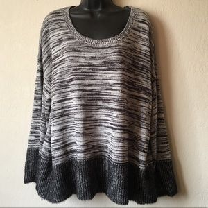 Black and White Pullover Scoop Neck Sweater XXL